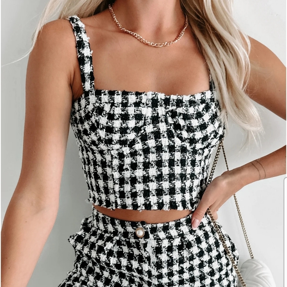 HYFVE Houndstooth Black‎ and White Crop Top with Zipper Back, Size L